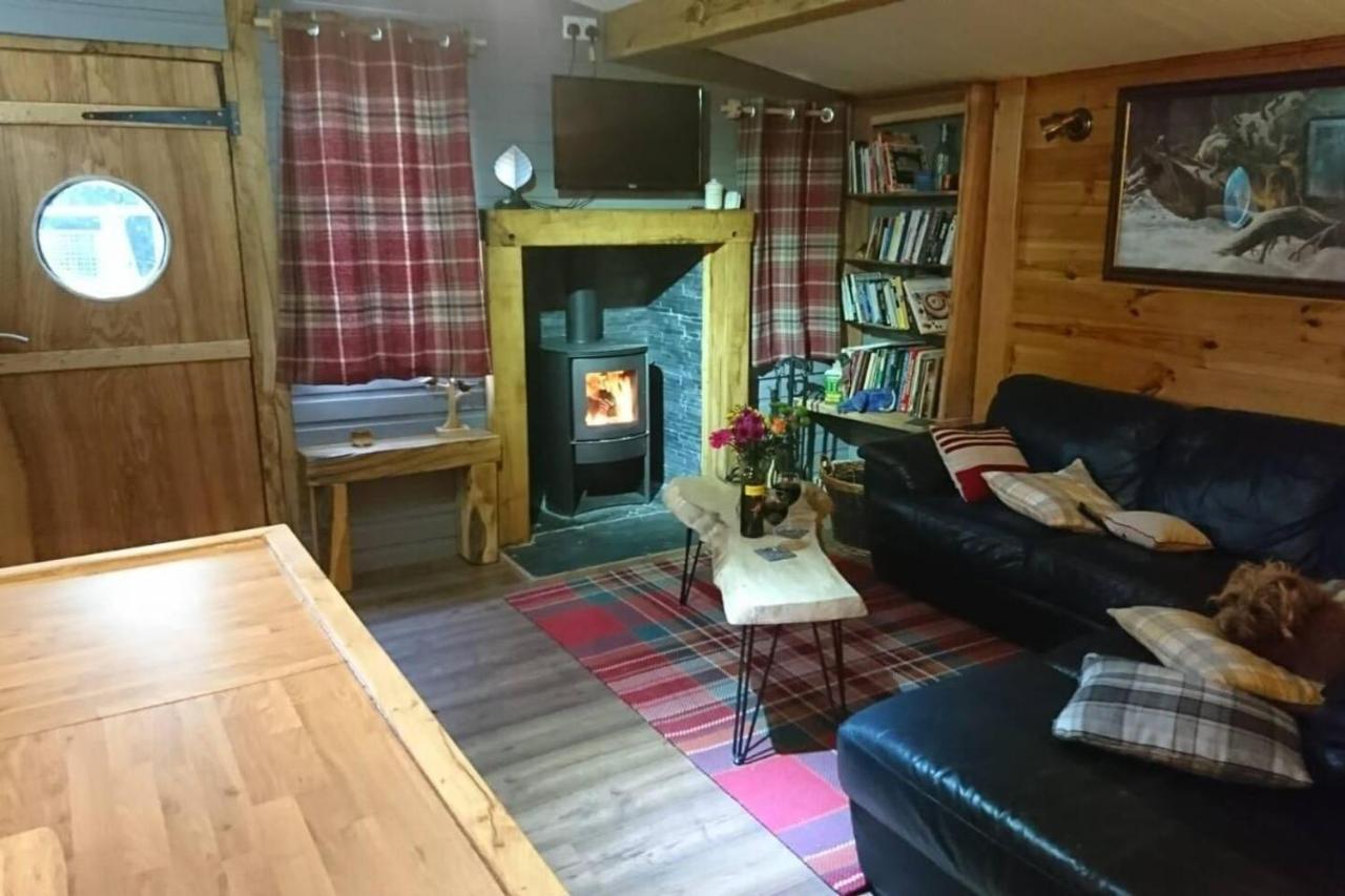 Charming 2-Bed Cabin In Sutton Coldfield Exterior foto